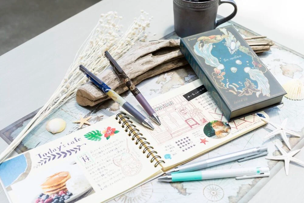 Pilot - Juice UP x Necoco Anna 0.4mm Gel Pen Special Set - Sea Creatures - Minase (Brown) / Pengiun (Blue) / Sea Turtle (Green) / Jelly Fish (Black) / Tiger Shark (Red) / Garden Eel (Violet)