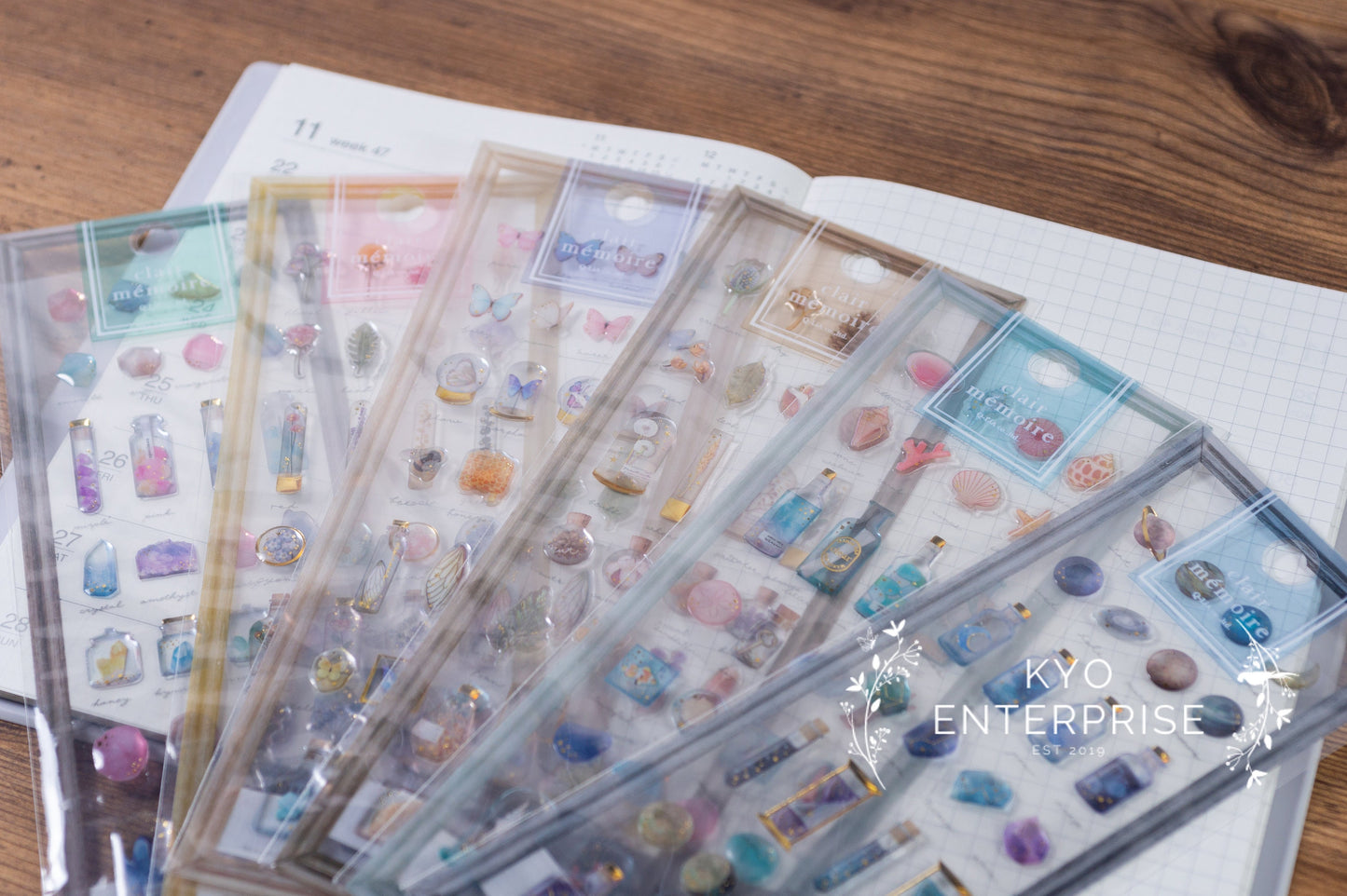 Clair Memoire Drop Series Gold Foil Sticker- Nuts