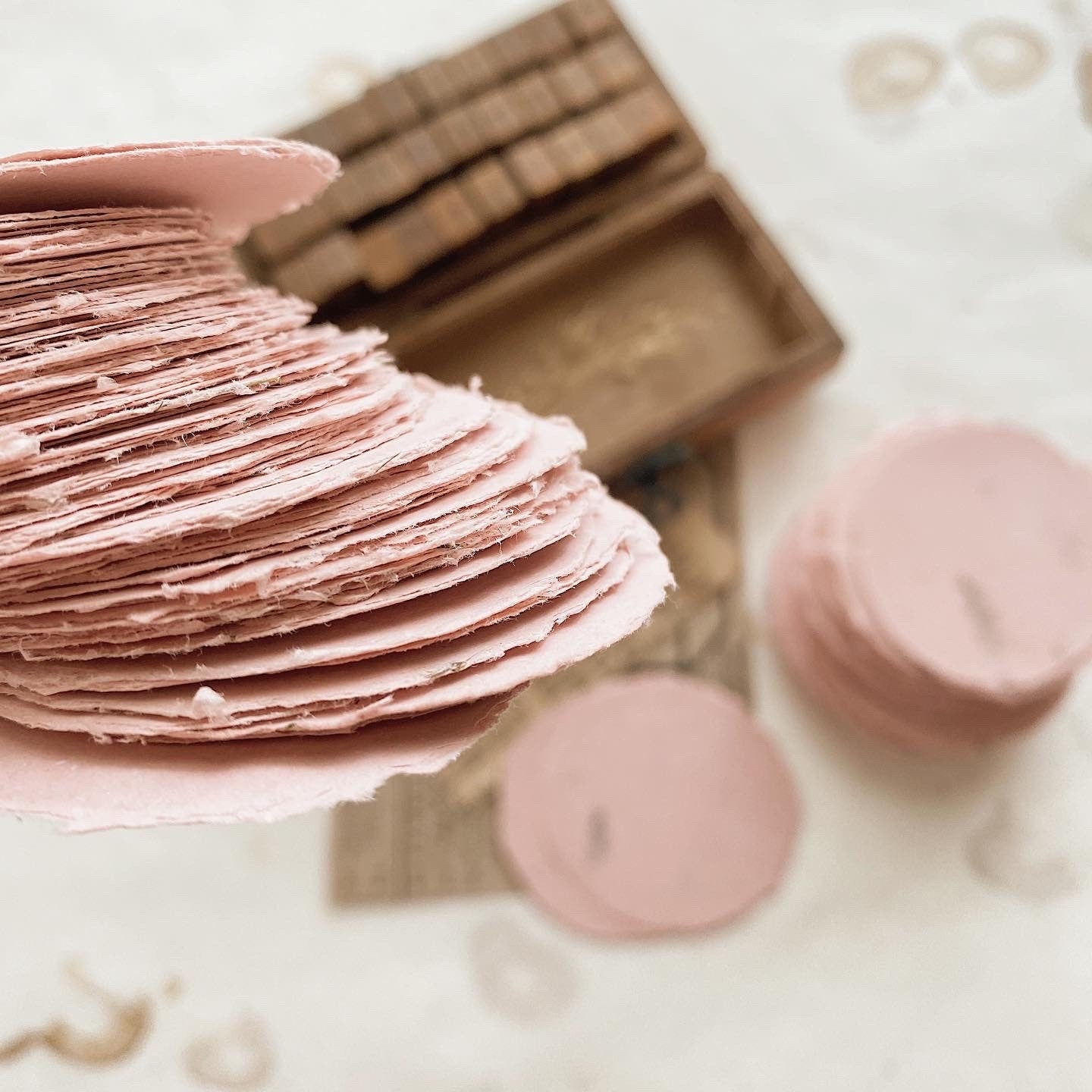 Cikitaciki Circle Handmade Paper Cotton / Multiple Colors