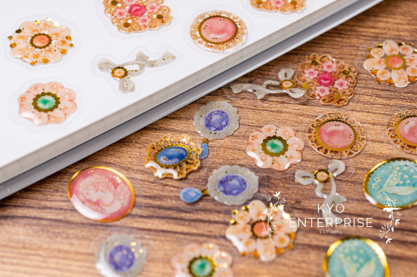 Brocante Seal 3D Resin Gold Foil Flake Sticker Series - Brooch